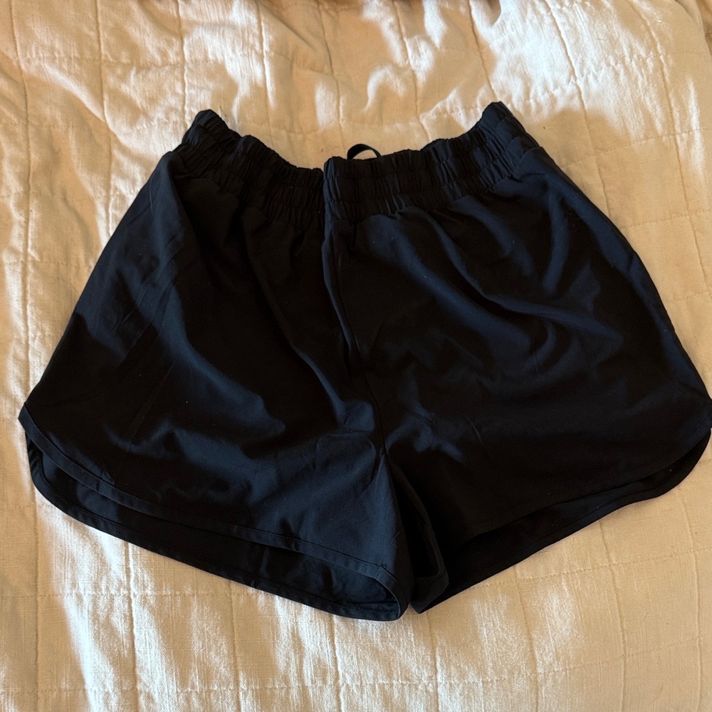 Beyond Yoga black woven Women's Shorts NWOT